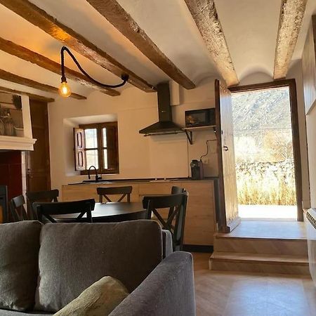 Acogedora Casa Con Patio-Parking Villa Albarracín Eksteriør billede