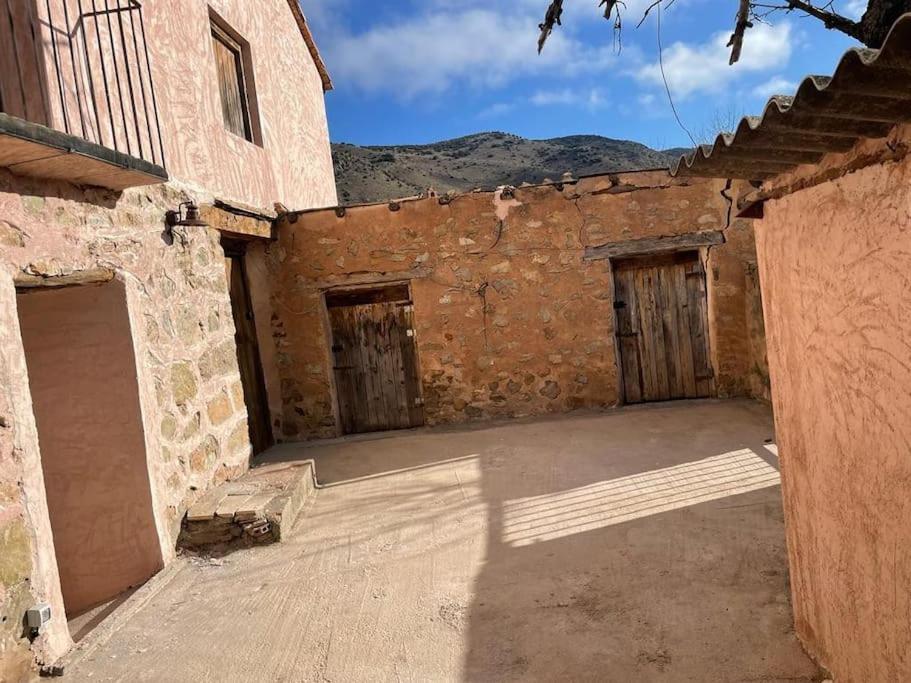 Acogedora Casa Con Patio-Parking Villa Albarracín Eksteriør billede